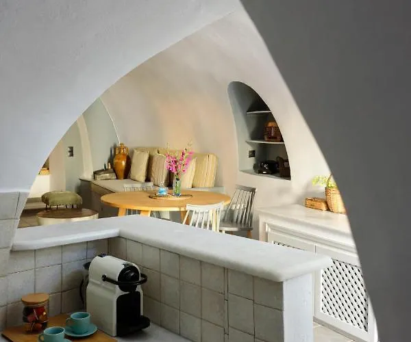 Cave House Martrona Φοινικιά