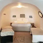Cave House Martrona بيت للعطل *